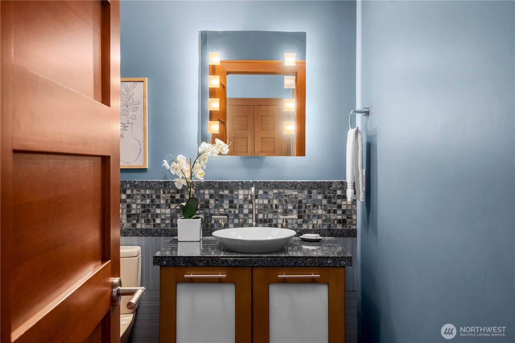 Framed by water and sky, this soaking tub invites you to linger just a little longer.