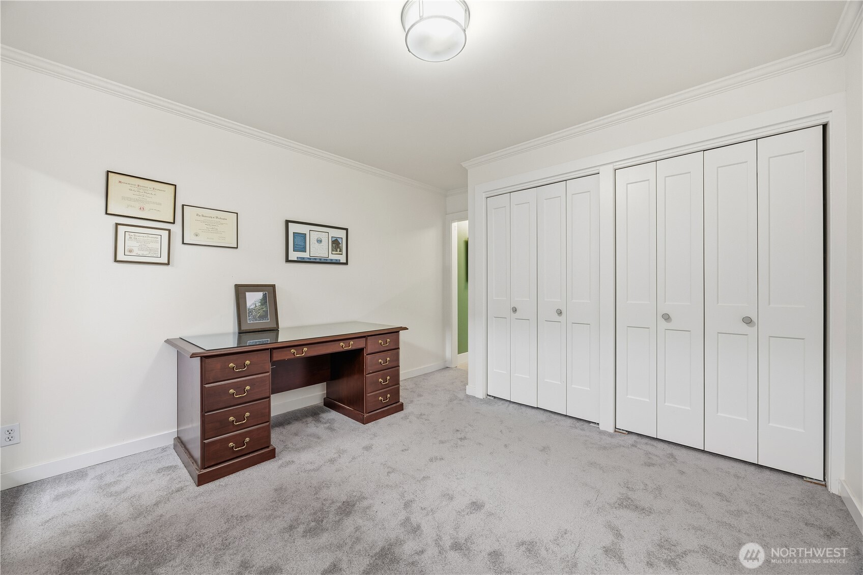 The second guest room was used as an office.  Options are important.