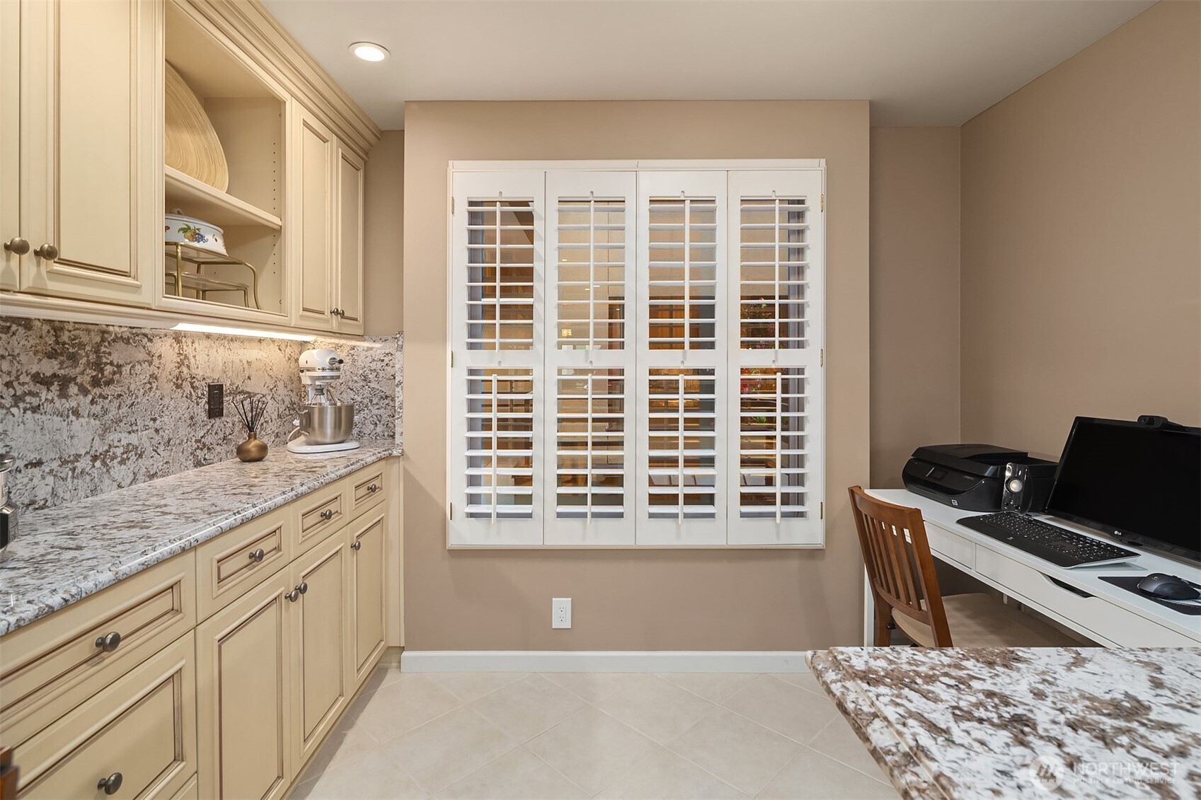 Flexible office or intimate dining nook — your choice