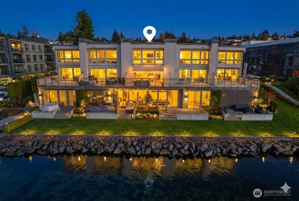 Hugging the waters edge of Downtown Kirkland