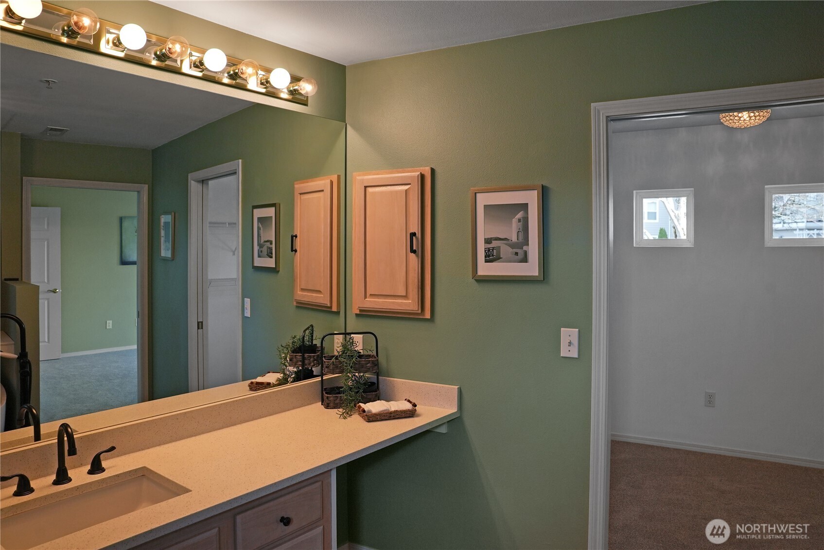 Walk-in Closet in the Primary Bedroom!