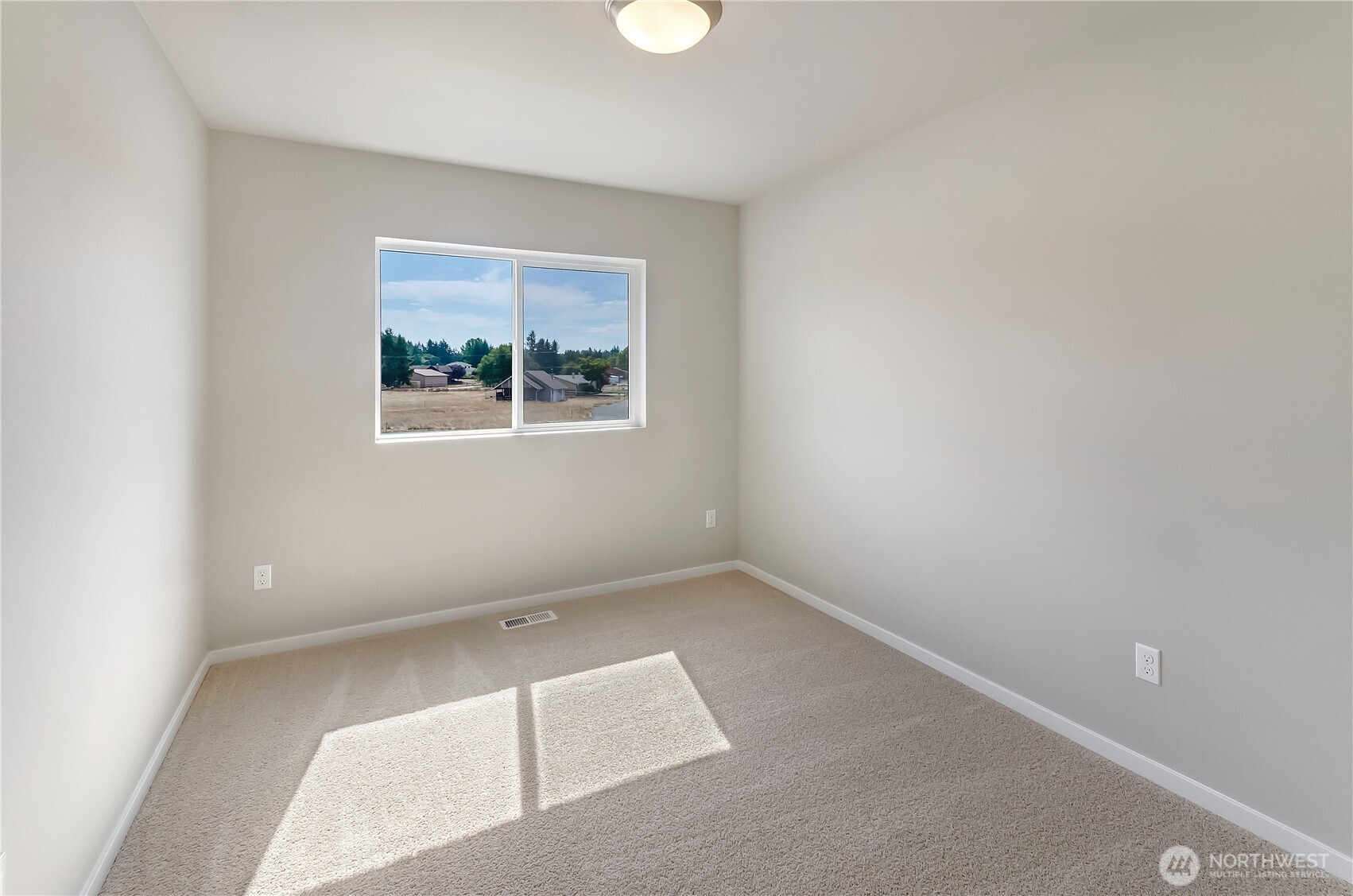 Photos are of a previously built Skyline plan and demonstrate the quality standards that Rush builds to. Homes may display colors and or upgrades that are not currently available.