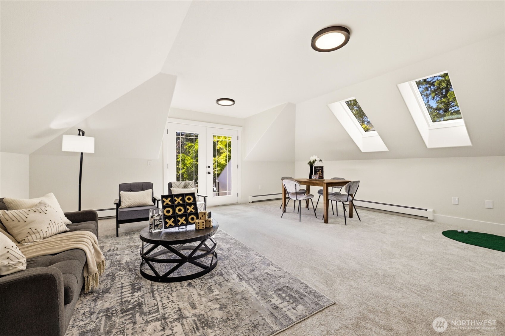 Bonus upstairs loft.
