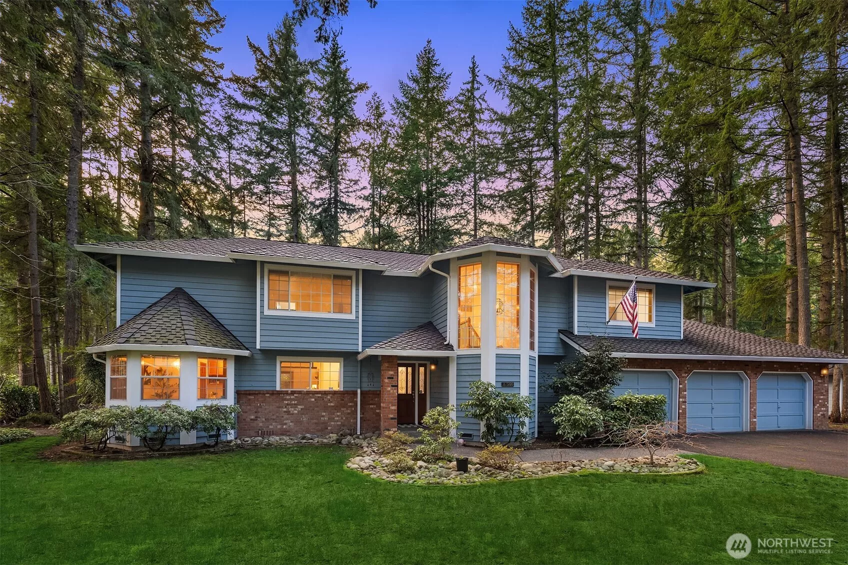 Welcome home to this Heather Highlands beauty