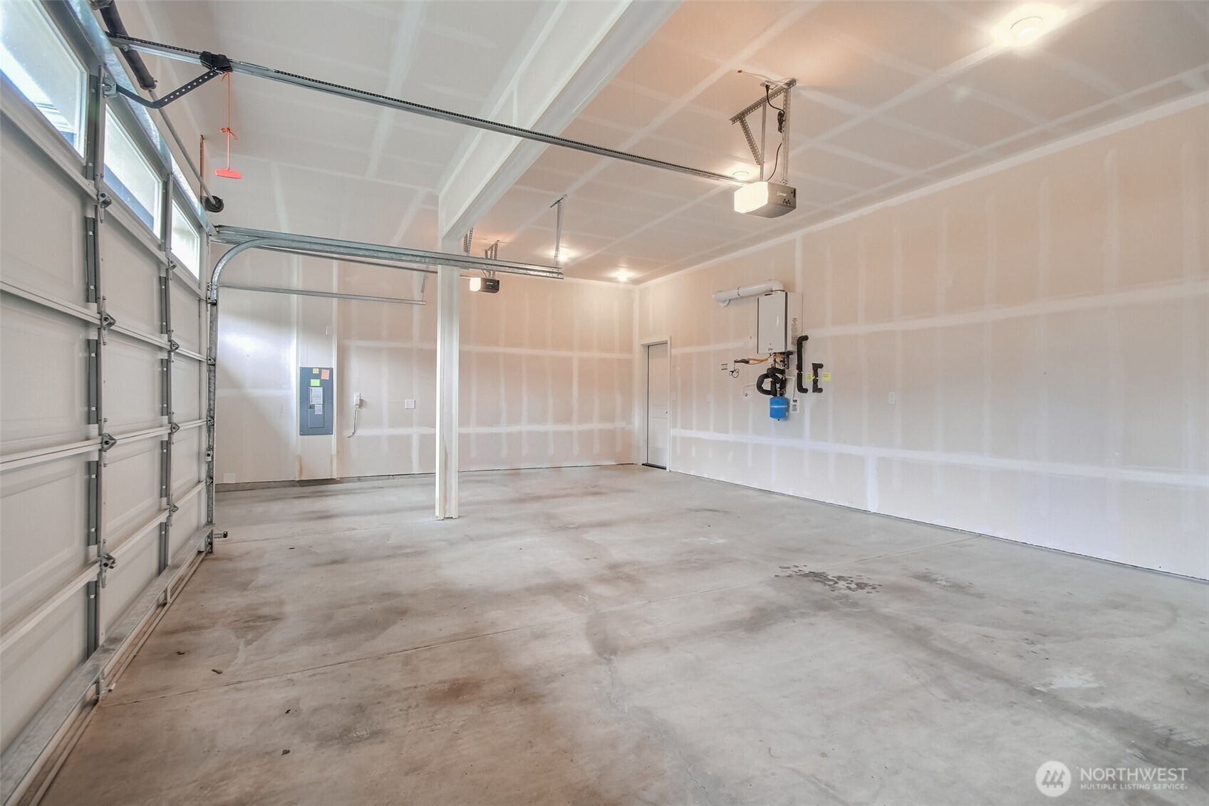 Spacious 3 car garage