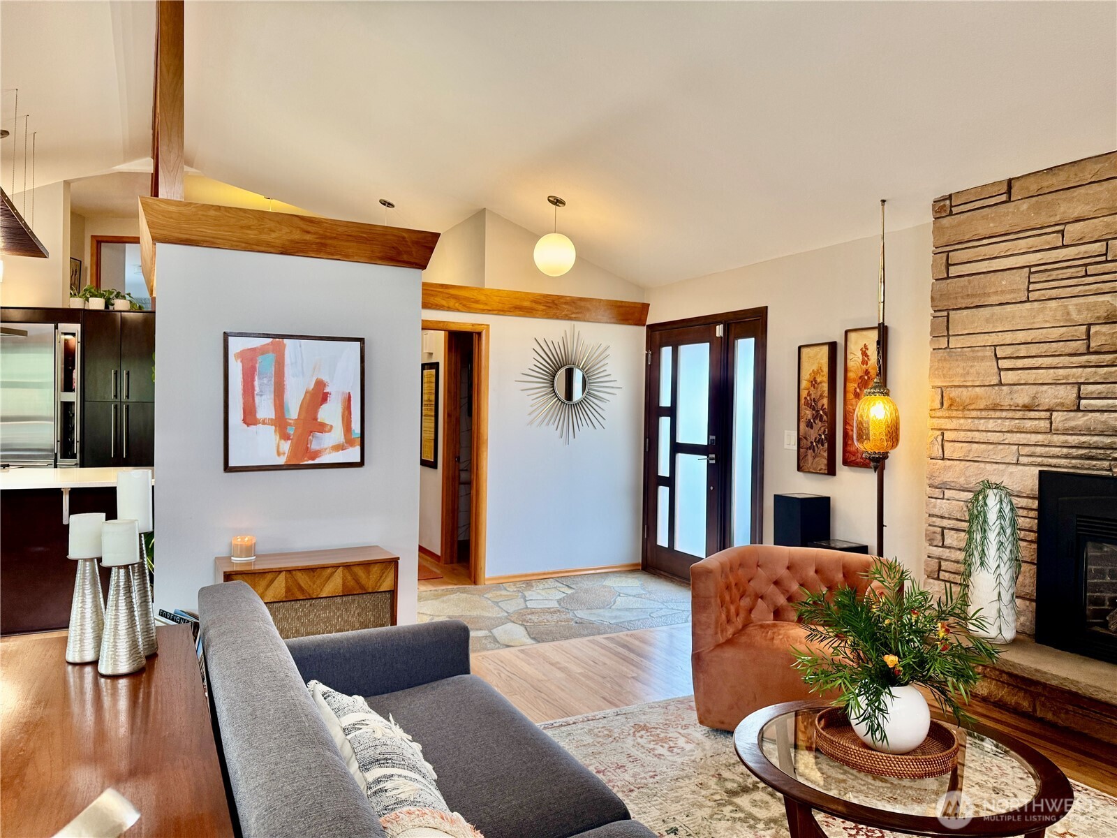 Livingroom Gleaming Hardwood Floors