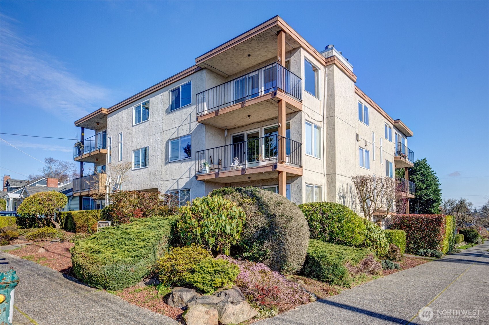 Enjoy the working wood burning fireplace for cozy winter nights, and the Lanai for sunny spring and summer mornings.