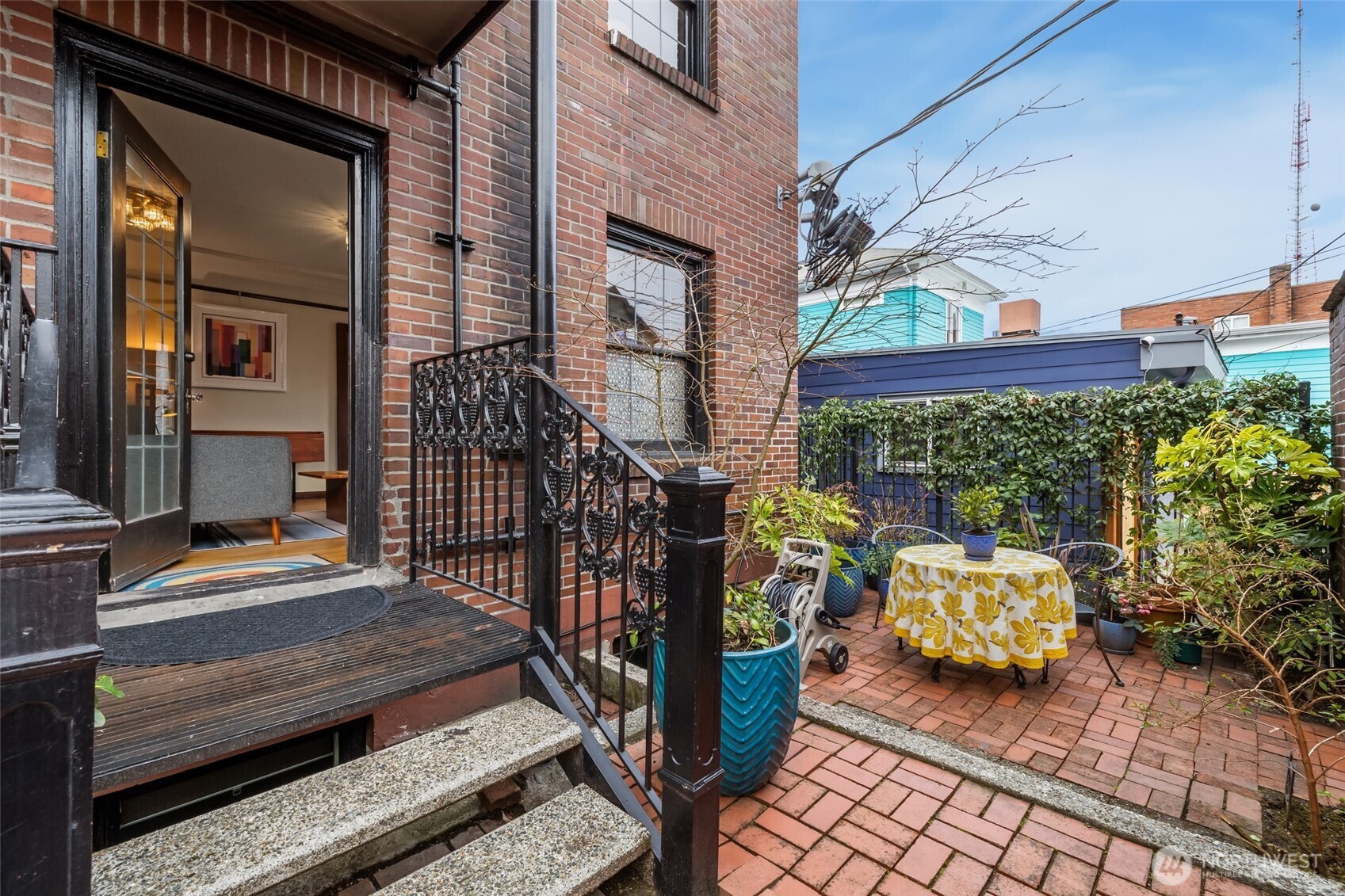 The private entrance.