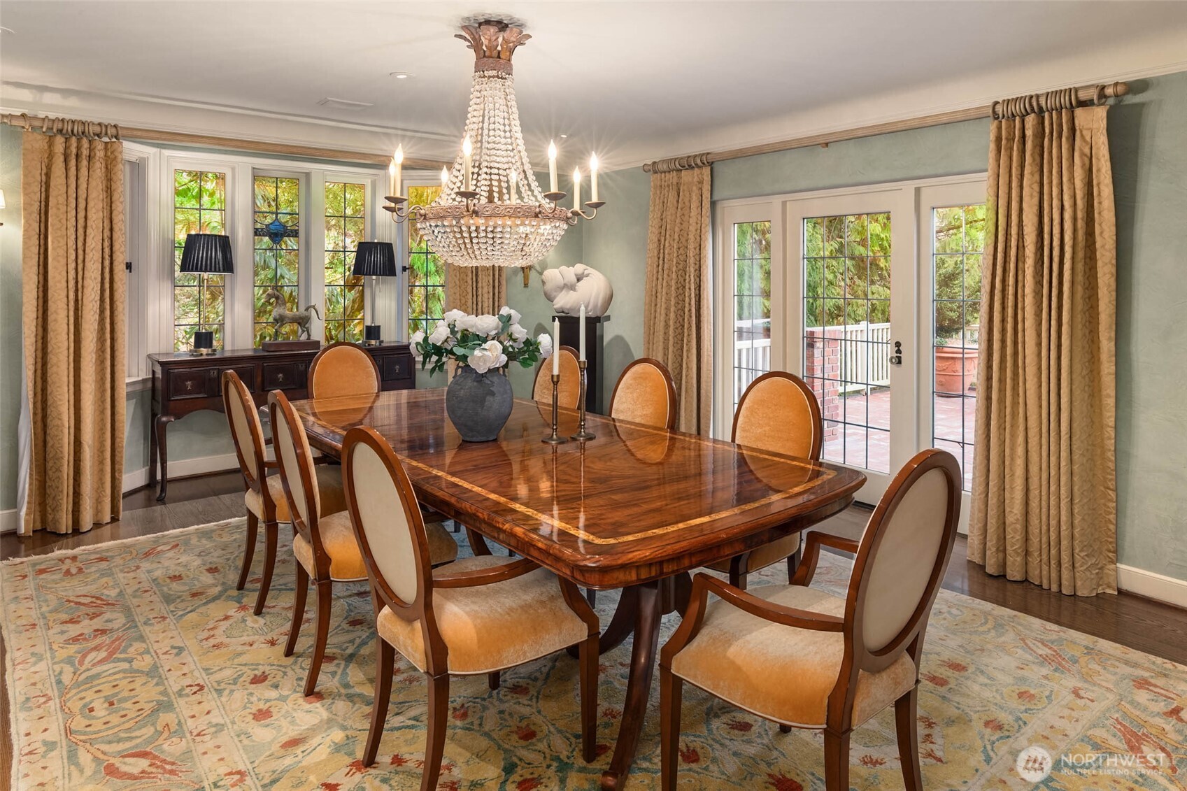 Formal dining room