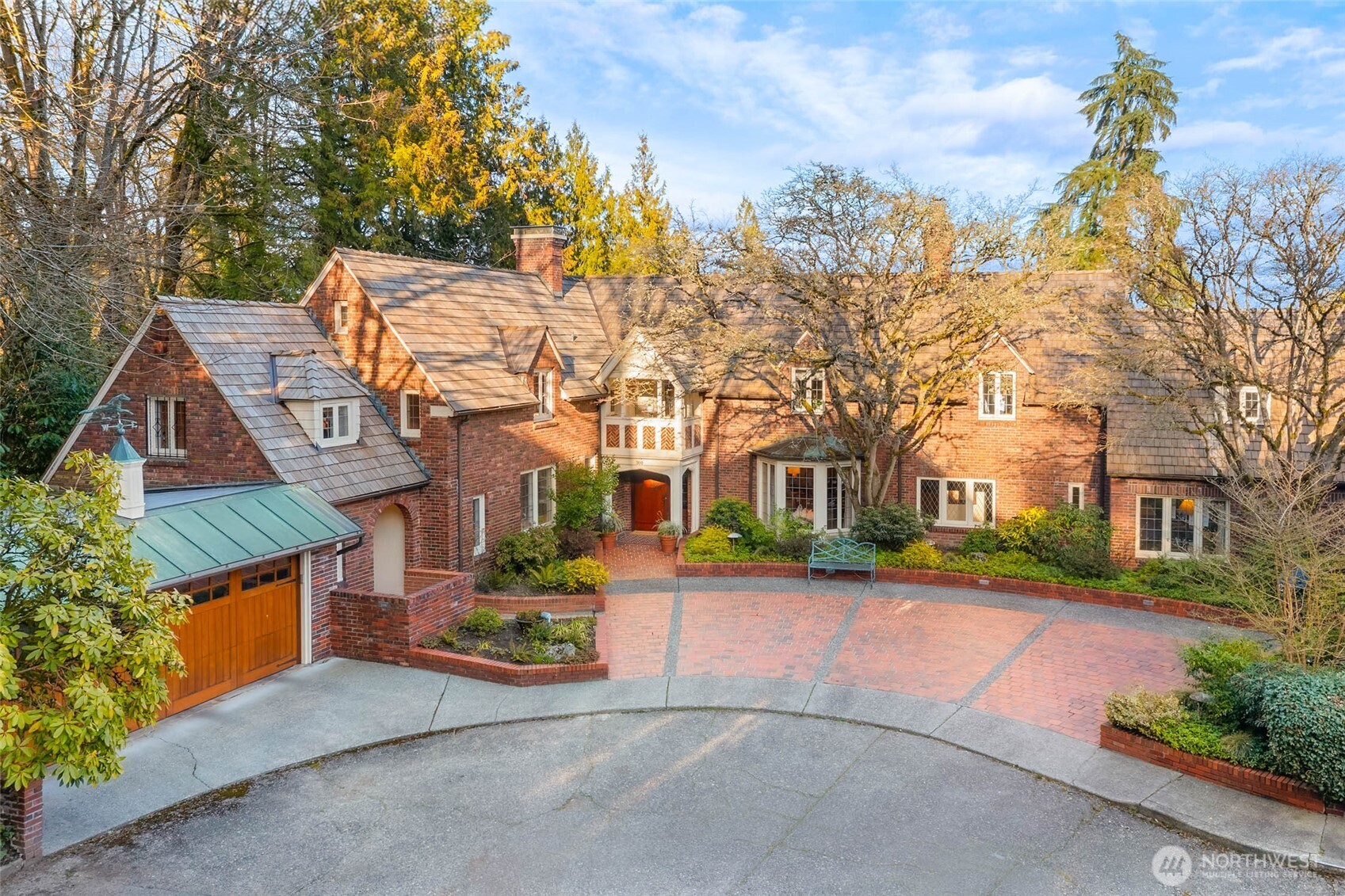 Private location at the end of the Cul De Sac