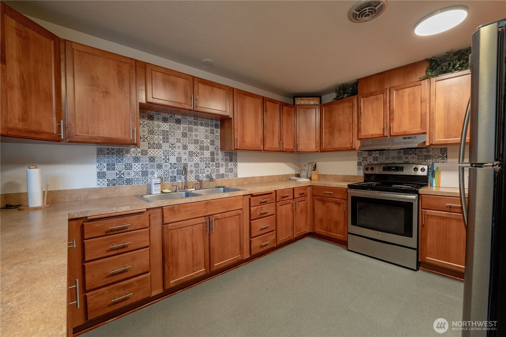 Kitchen facilities are available for parties and gatherings