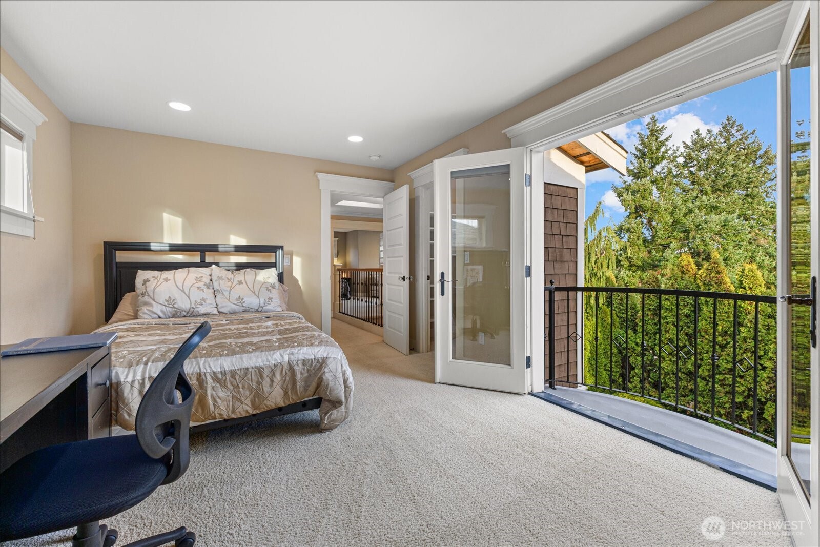 2nd bedroom - balcony