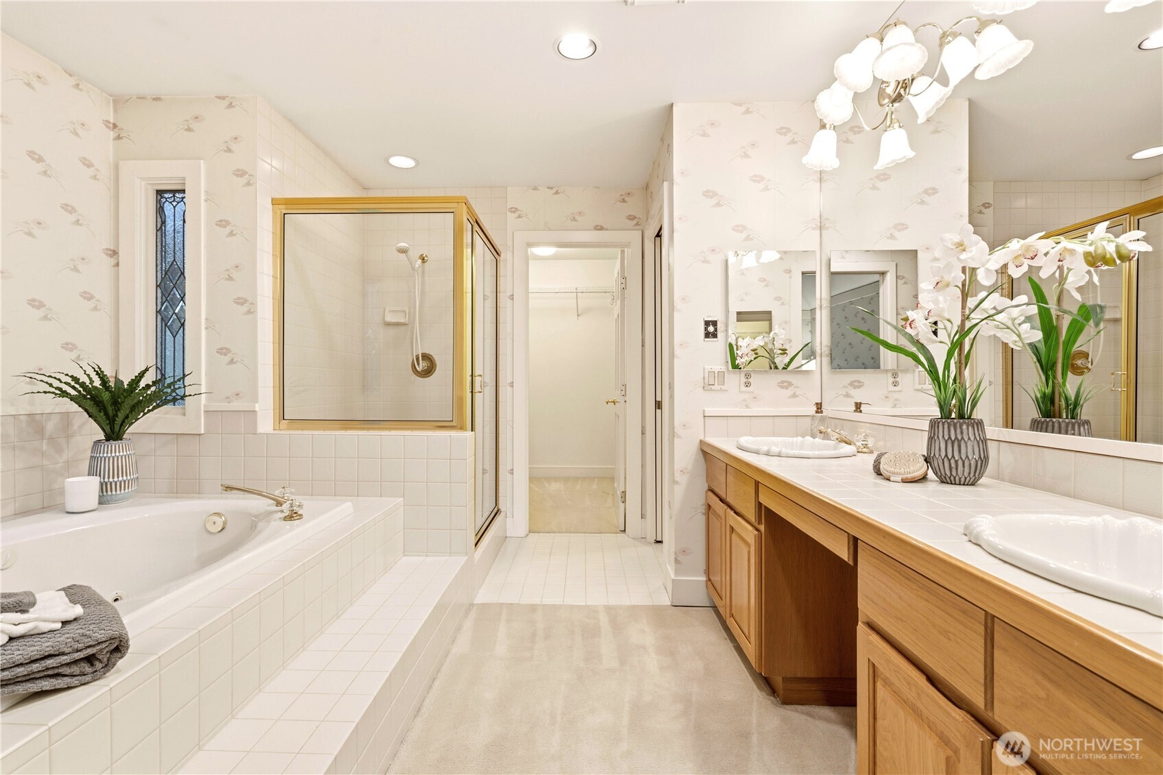 Main floor primary suite