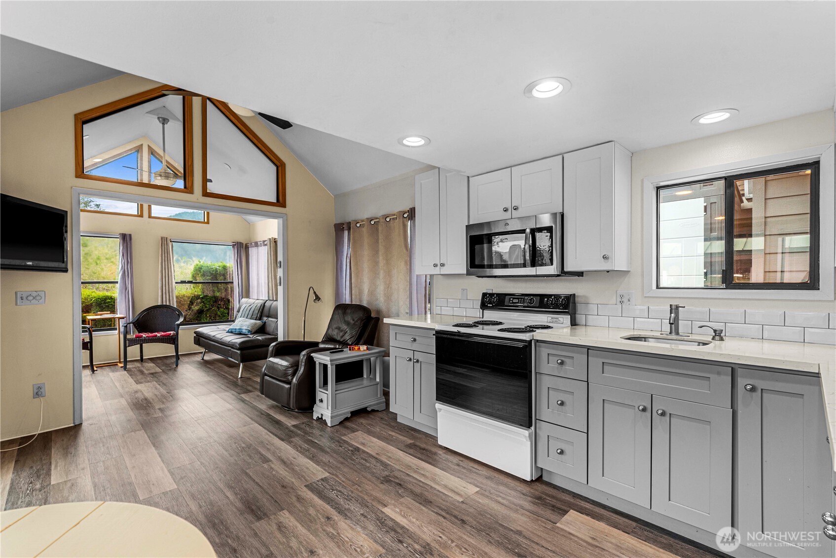 All appliances are included in the sale.