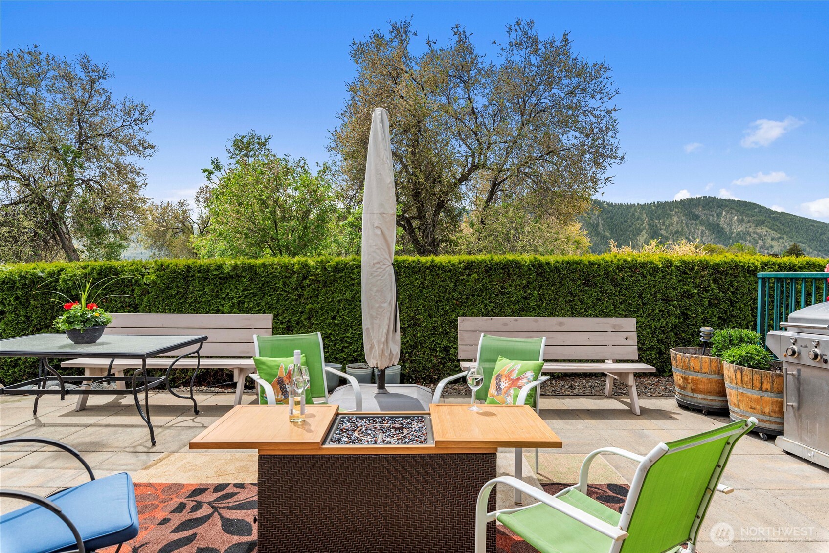 There is plenty of space to entertain family & friends on the patio!