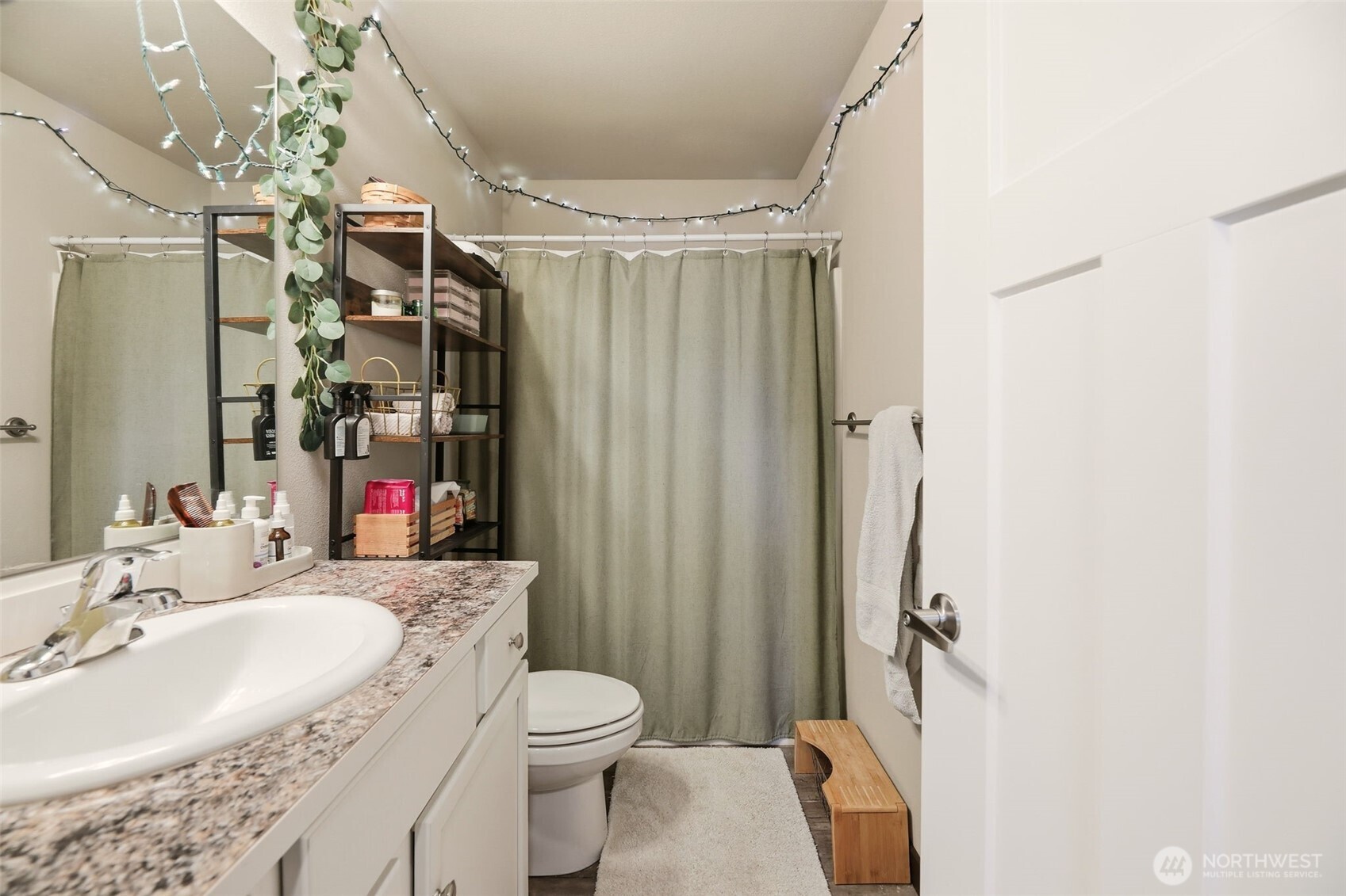 Main Bathroom Upstairs