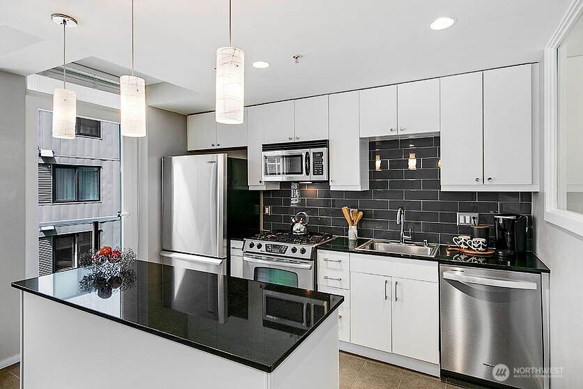 Clean and sleek.  Cook or bring in take out!