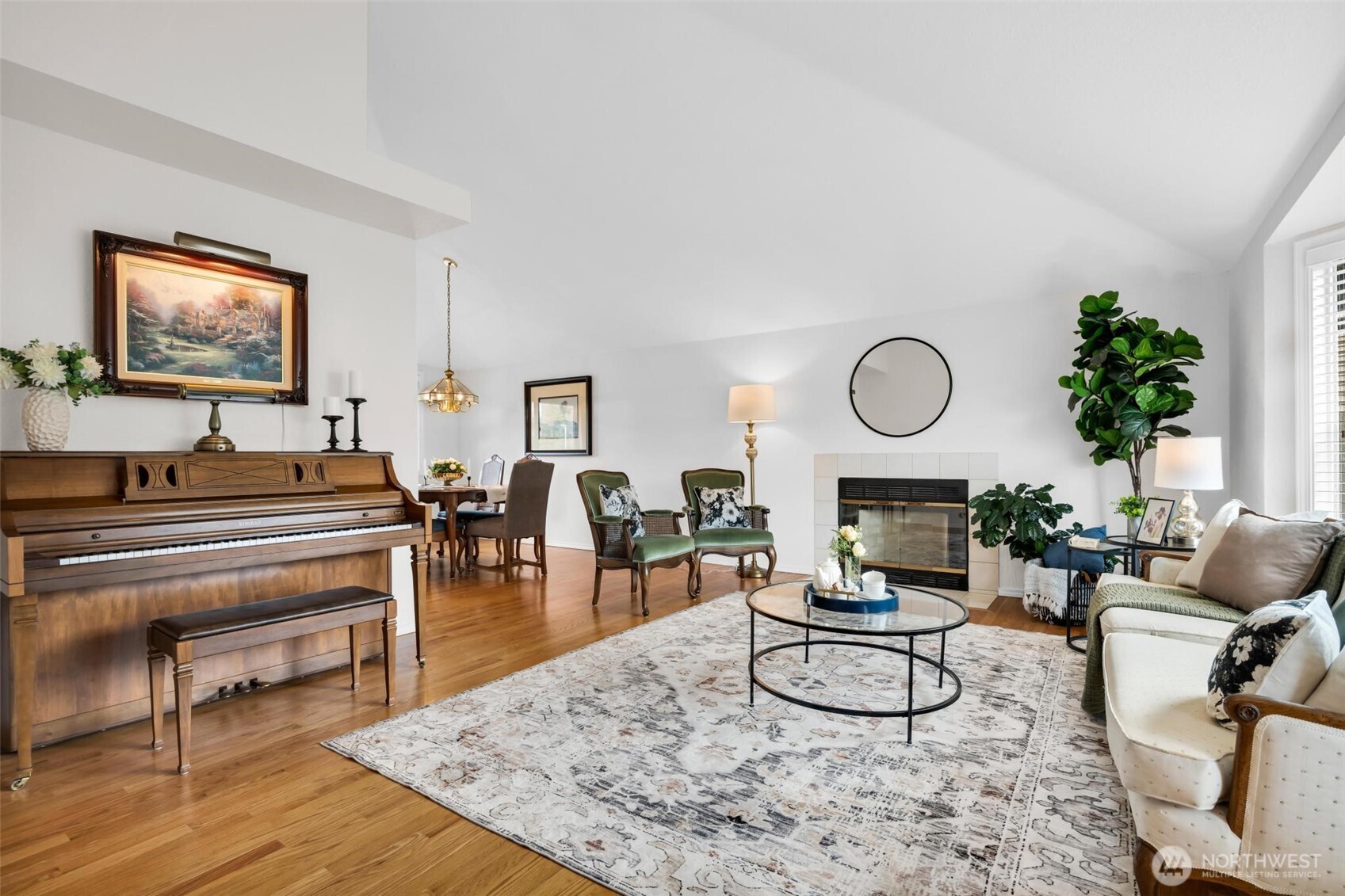 Entry with vaulted ceilings