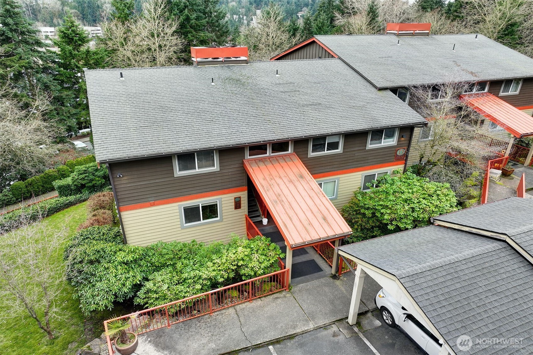 The property is backed by the Cross Kirkland Corridor Trail. A 5.75-mile segment of the Eastside Rail Corridor that traverses Kirkland, from the South Kirkland Park and Ride to the City’s northern boundary in the Totem Lake Business District.