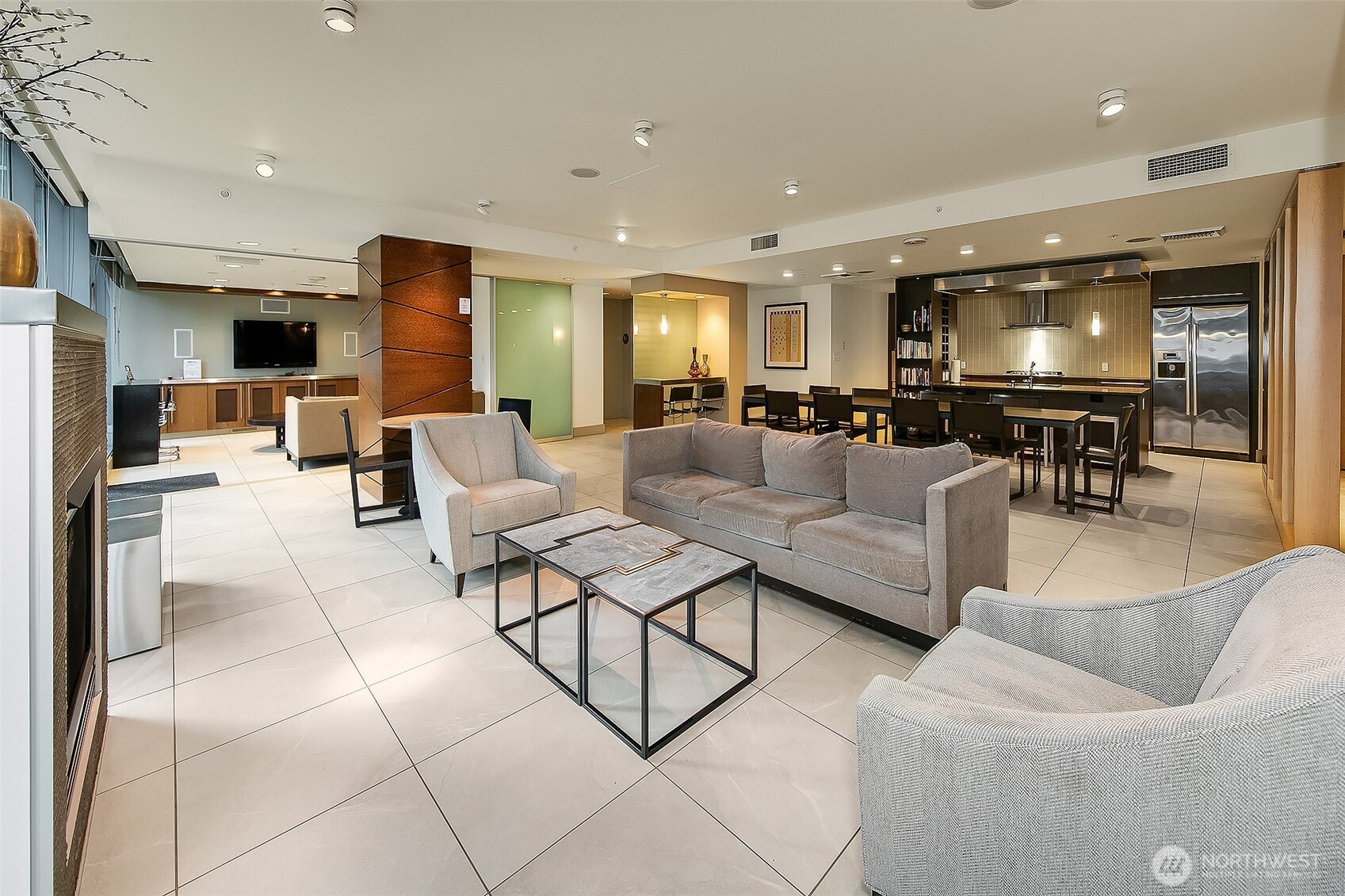 Huge Owner's lounge fully equipped to host quite the event or just enjoy in solitude.