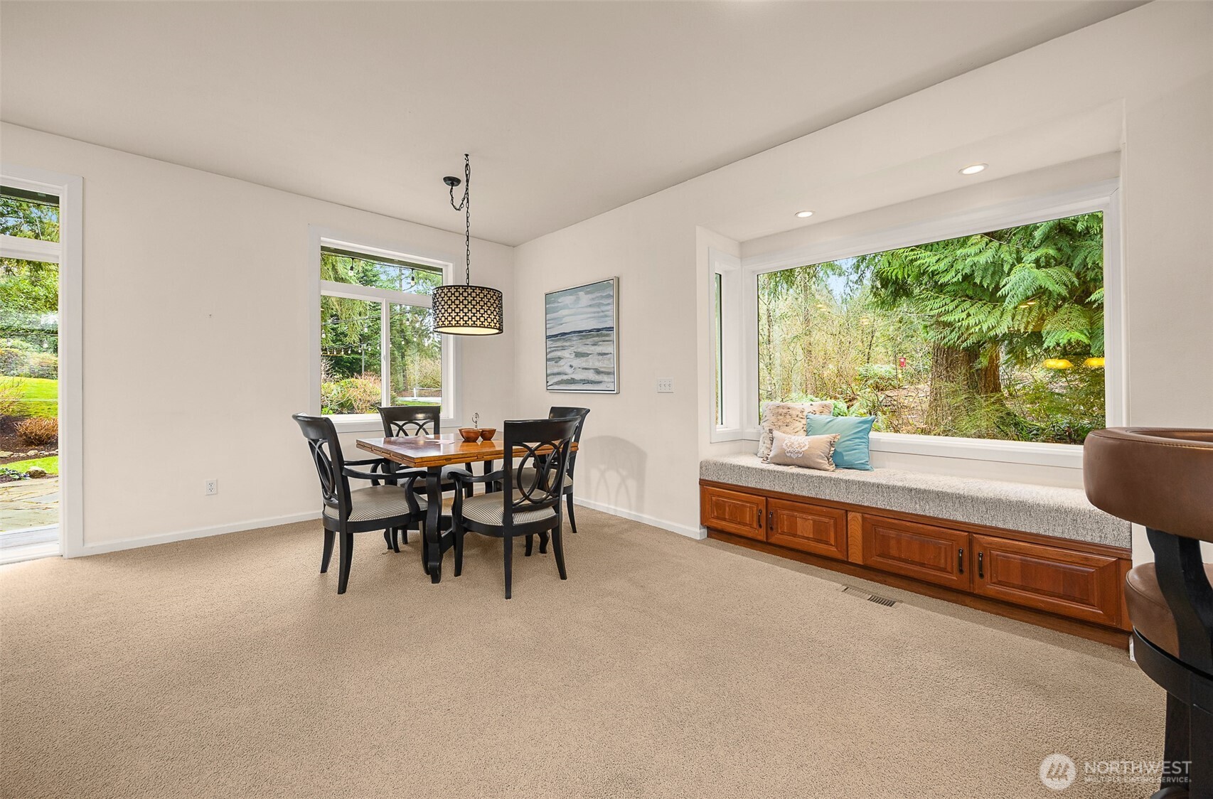 Main floor 3/4 bath