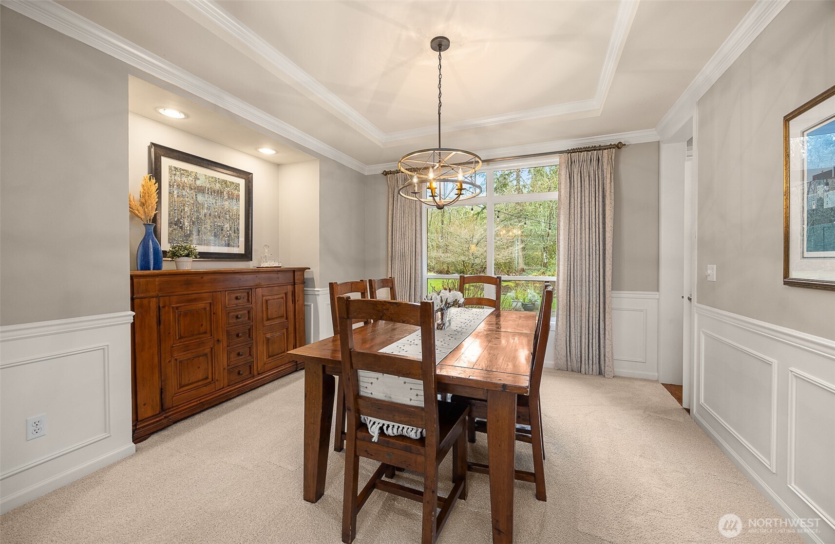 Great Room - an Entertainer's Dream!