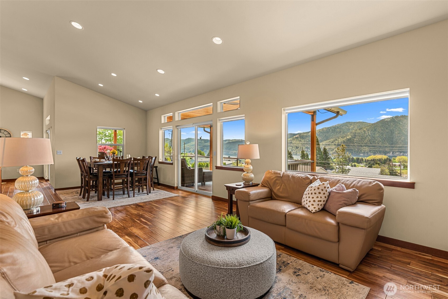 Living room with views of the lake