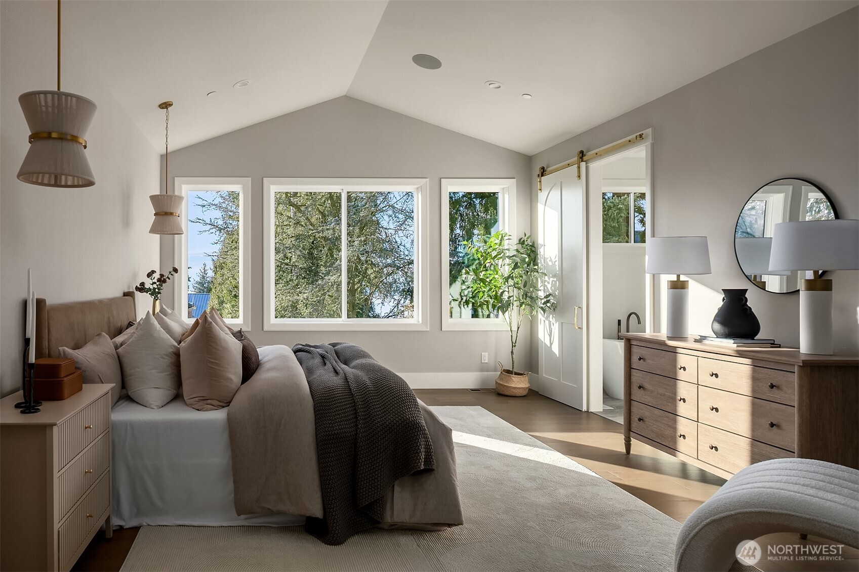 Primary Suite (Upper Floor)