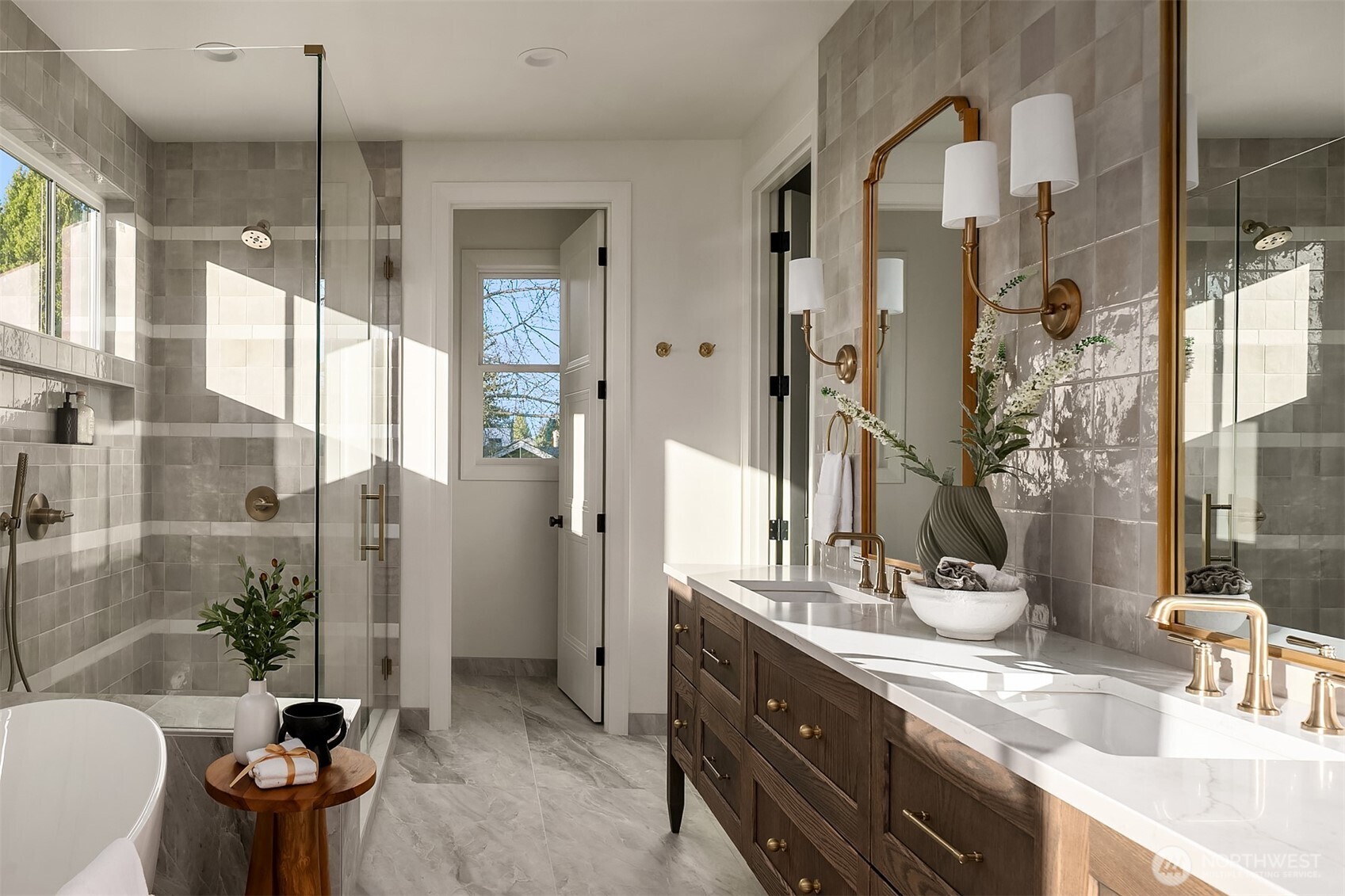 Primary Bathroom (Upper Floor)