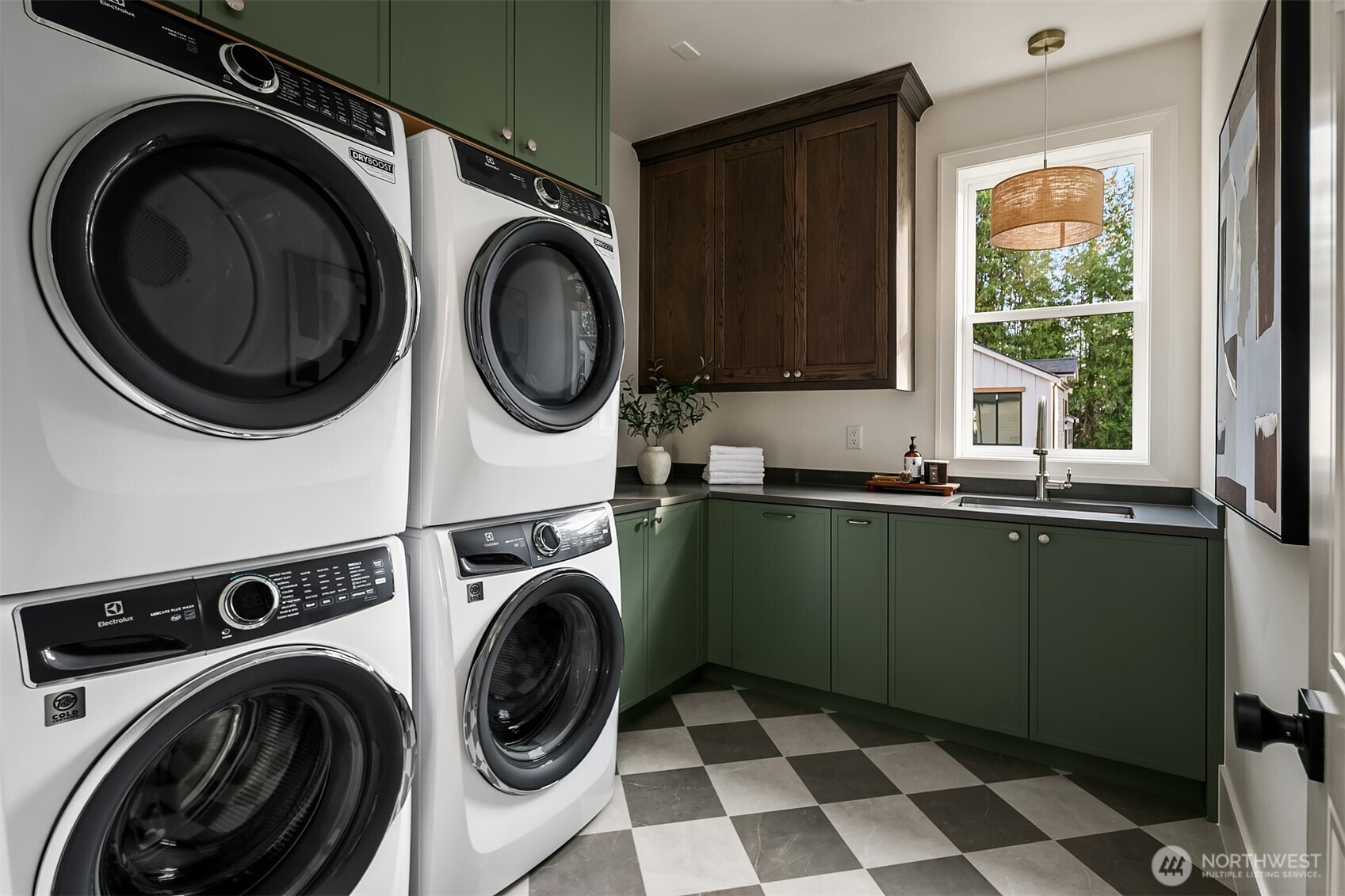 Laundry Room (Upper Floor)