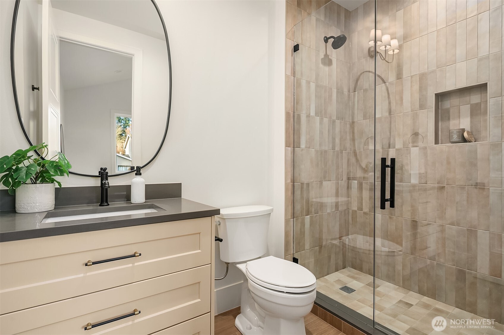 Bedroom 2 Ensuite Bathroom (Upper Floor)