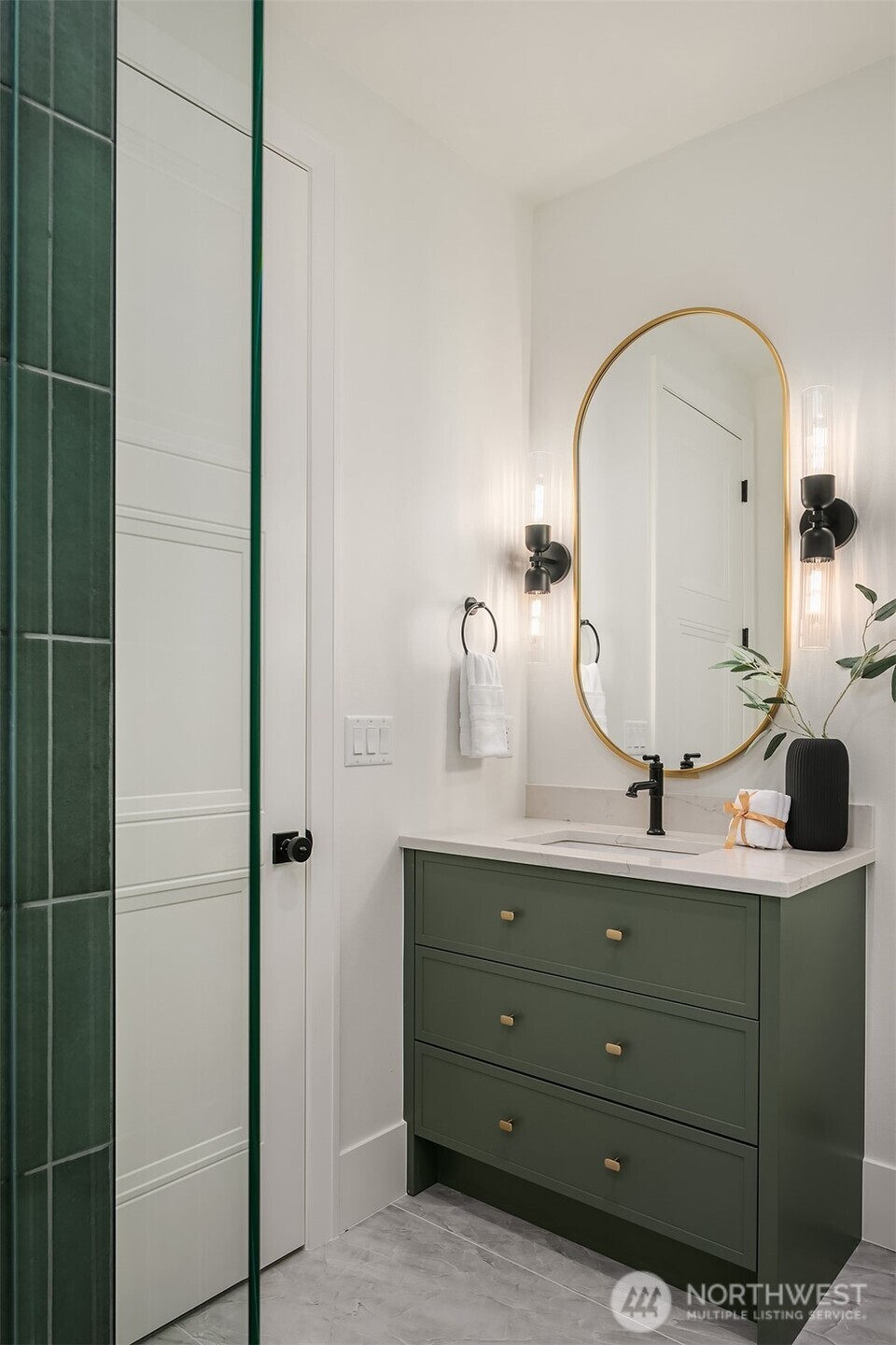 Guest Bath (Main Floor)