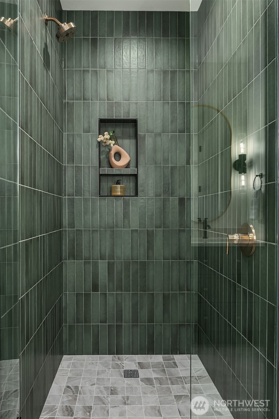 Guest Bath (Main Floor)