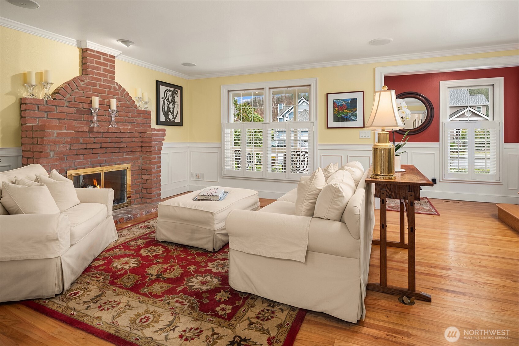 Great room feel, spacious and open. Surrounded with various conversation areas. Furniture can be negotiated if something catches your eye!