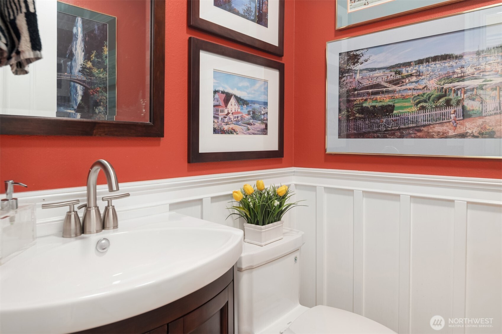 Charming and classic in style with soft colors enhancements. Hunter Douglas shades.