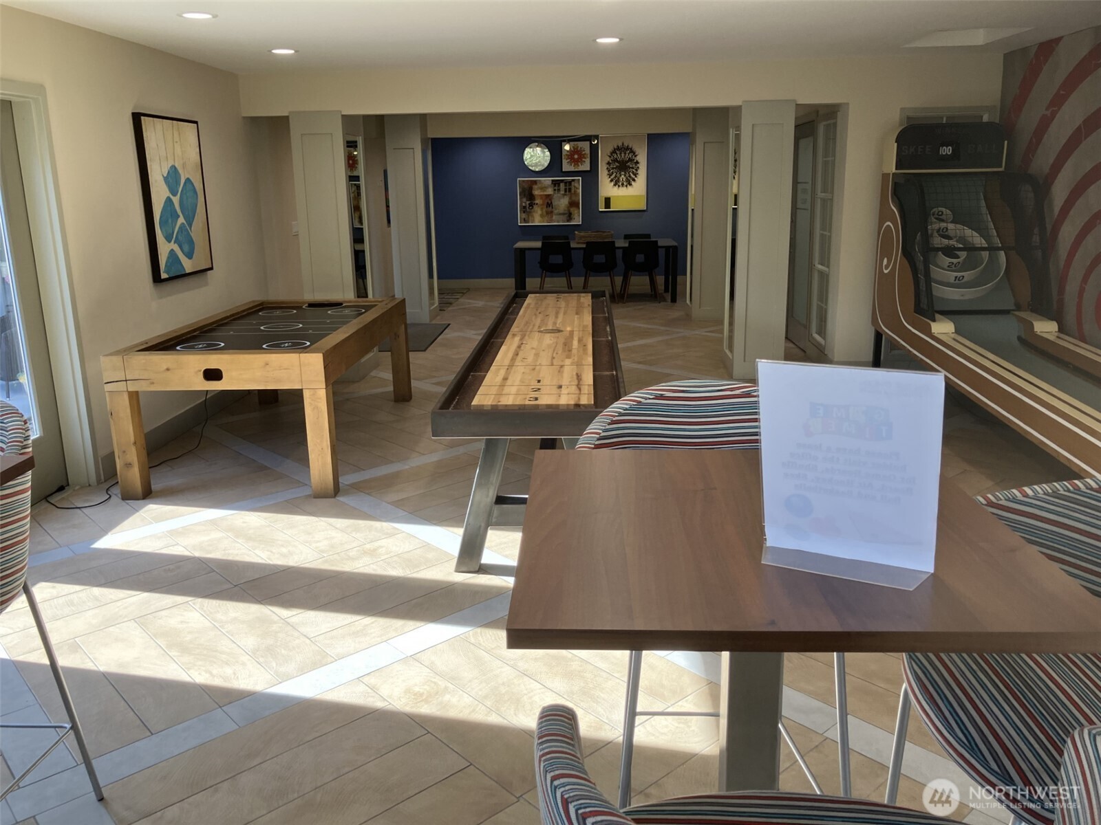 Fun common area, with lots of activities.