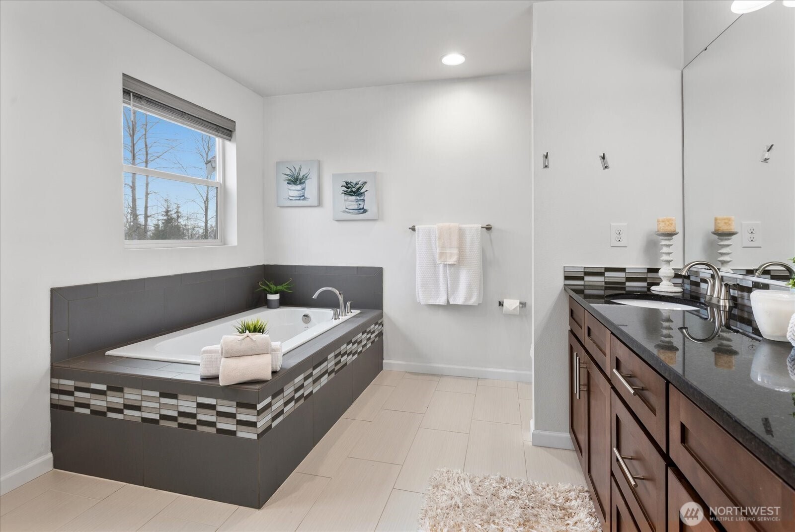 Modern 5 piece bathroom