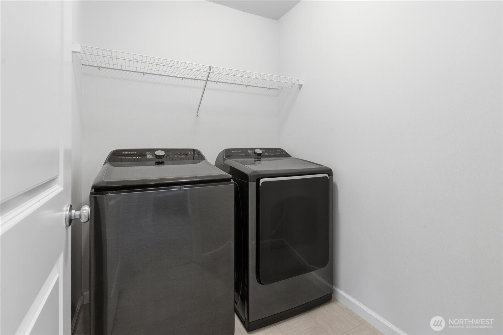 All appliances stay with the home