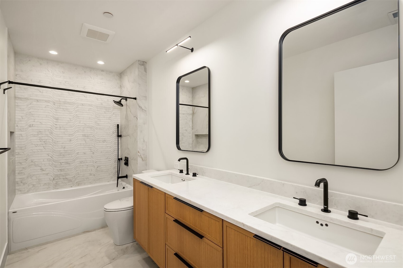 Hallway full bathroom.