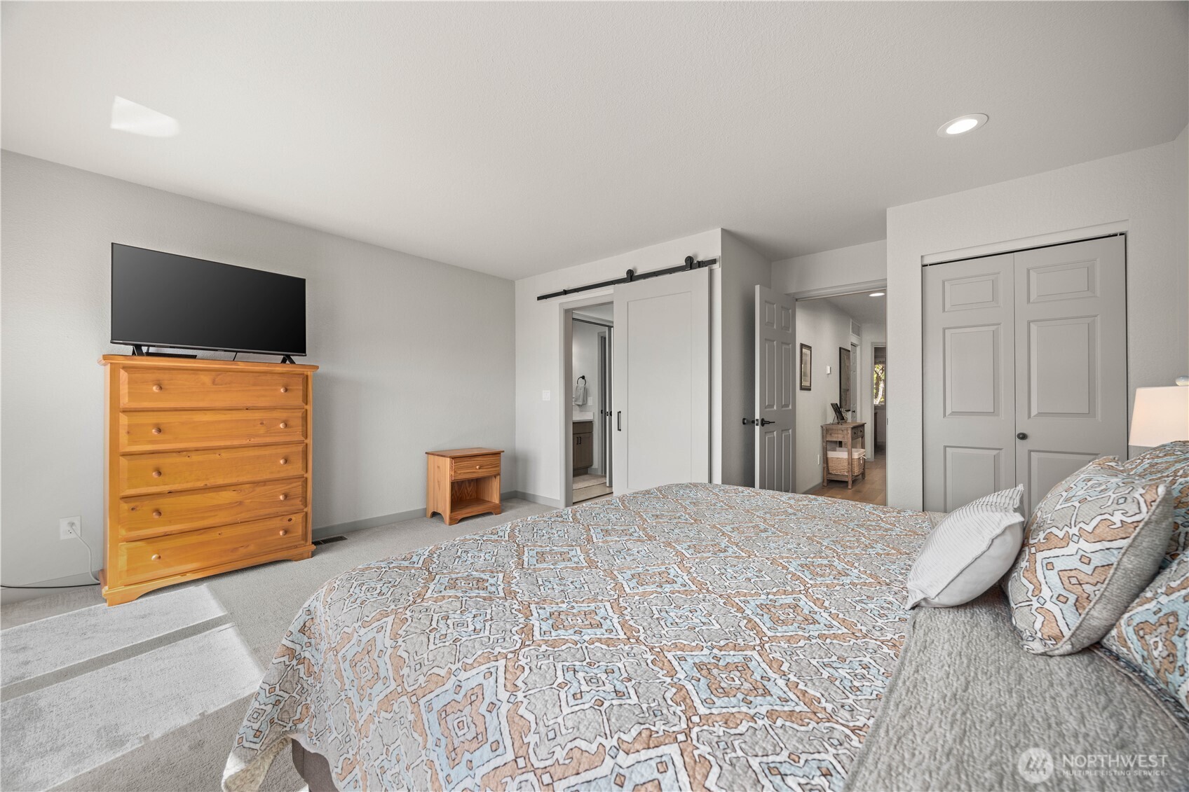 Primary suite