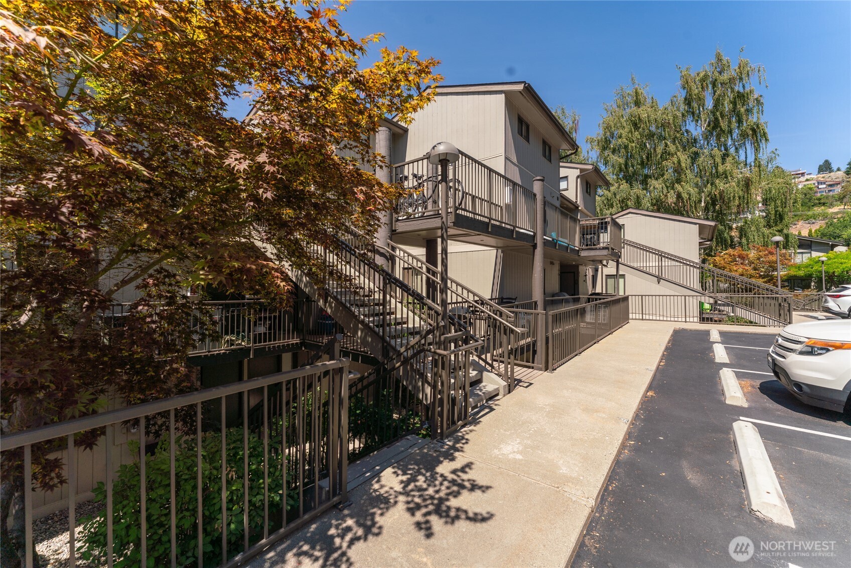 View from parking lot with level entry.