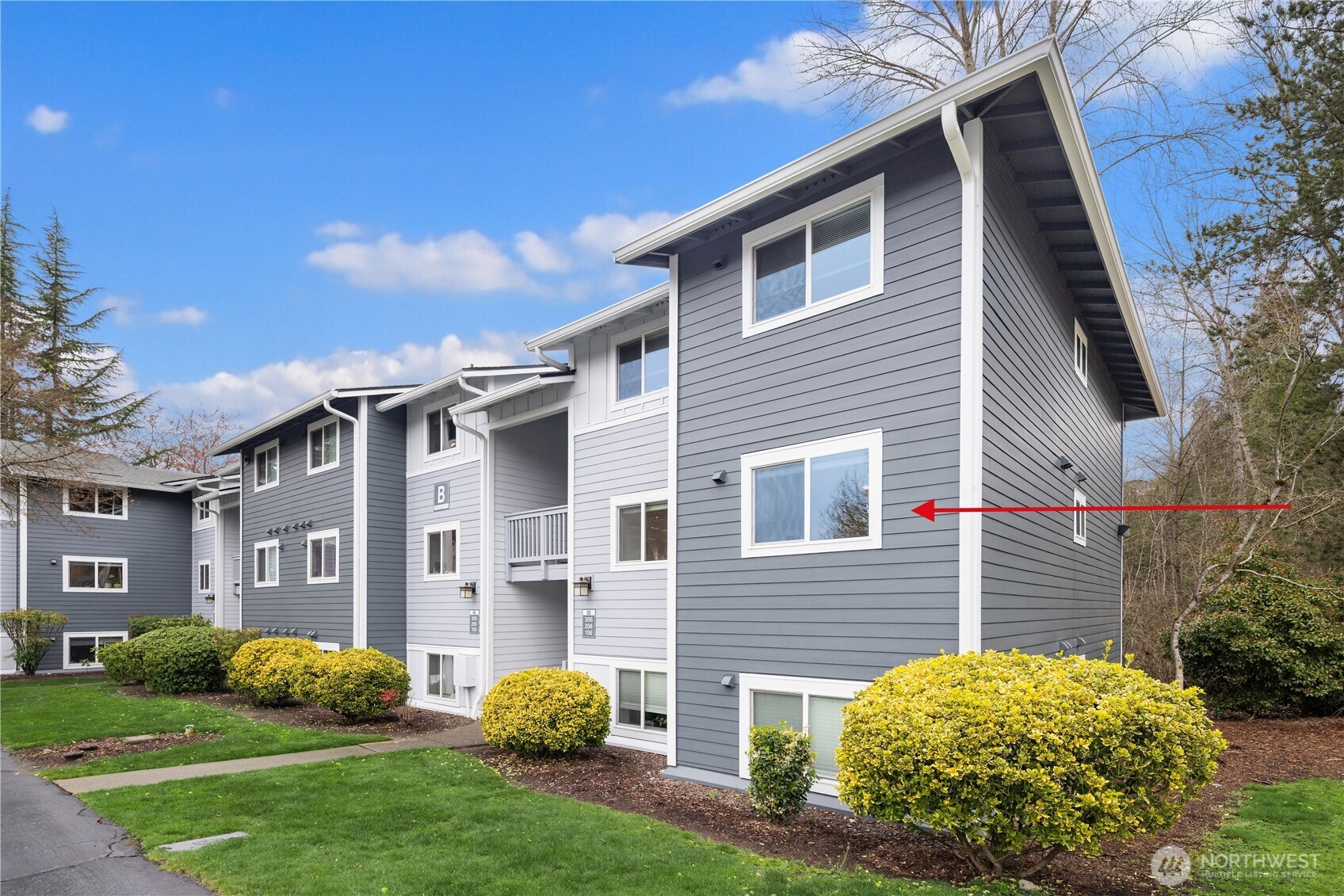 Timber Ridge has recently been upgraded with new roof, paint and railing upgrades.  Assessment has been fully paid.