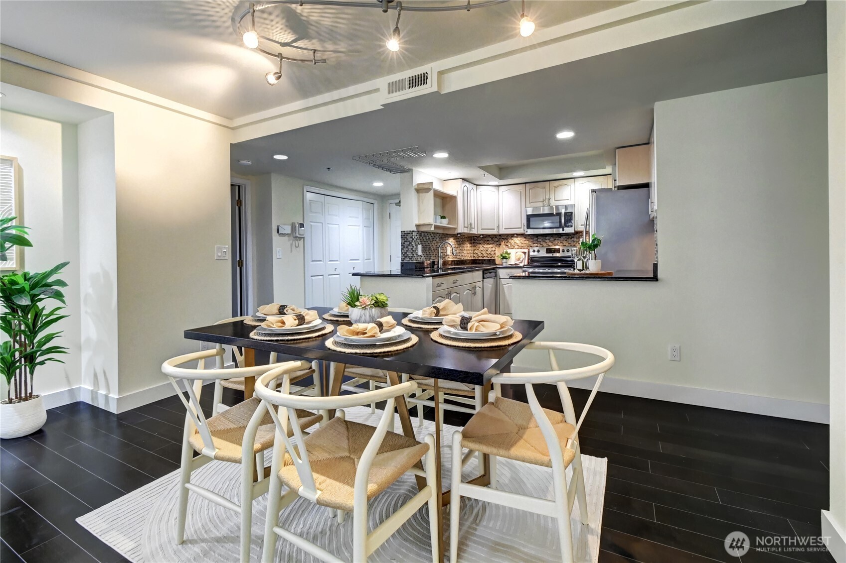 Great Floor Plan!