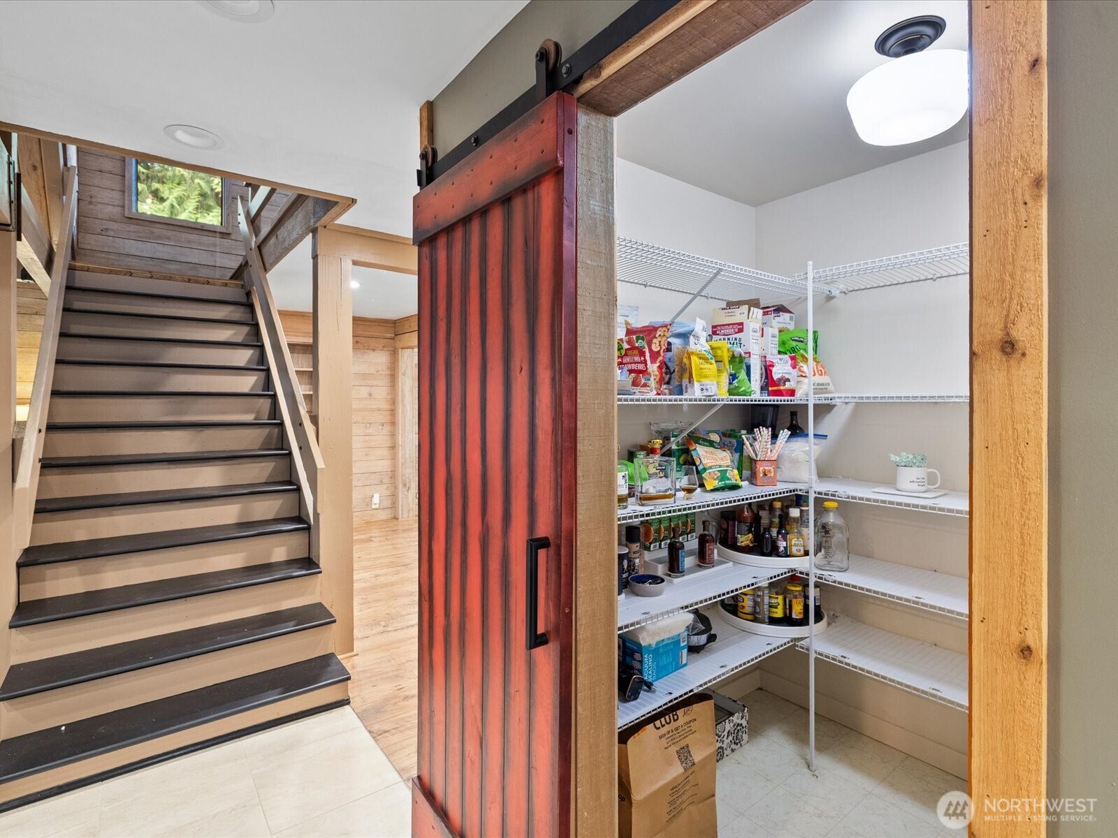 Walk in pantry