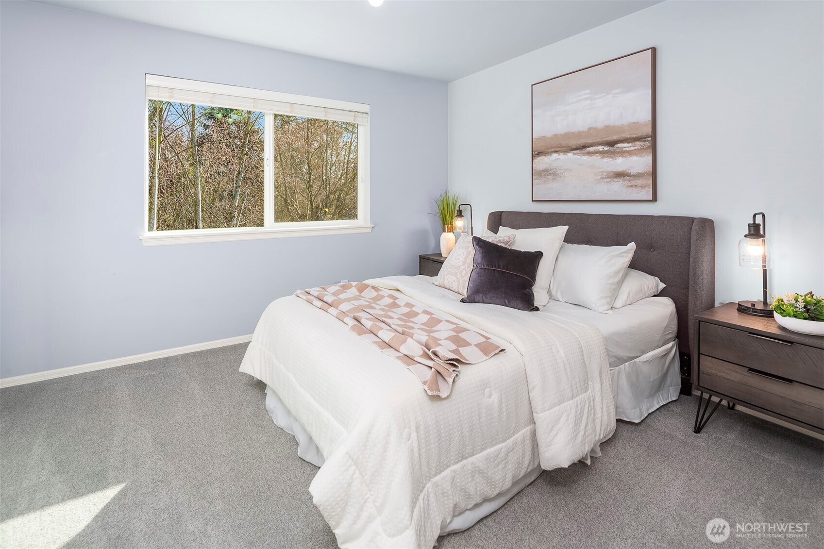 1 of 4 guest bedrooms