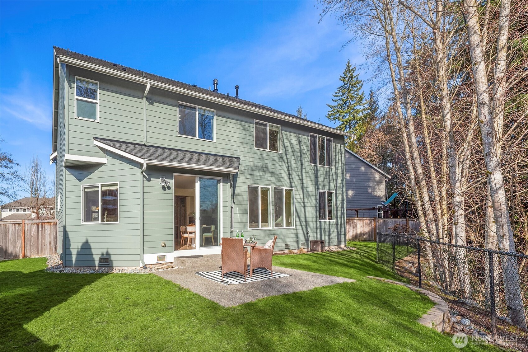Large bonus room upstairs