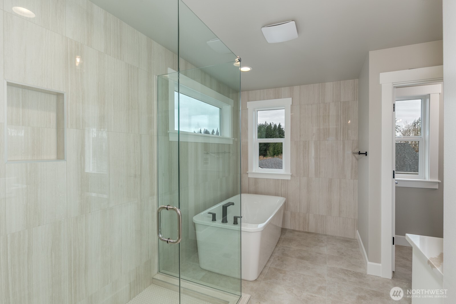 Large upper hallway bathroom