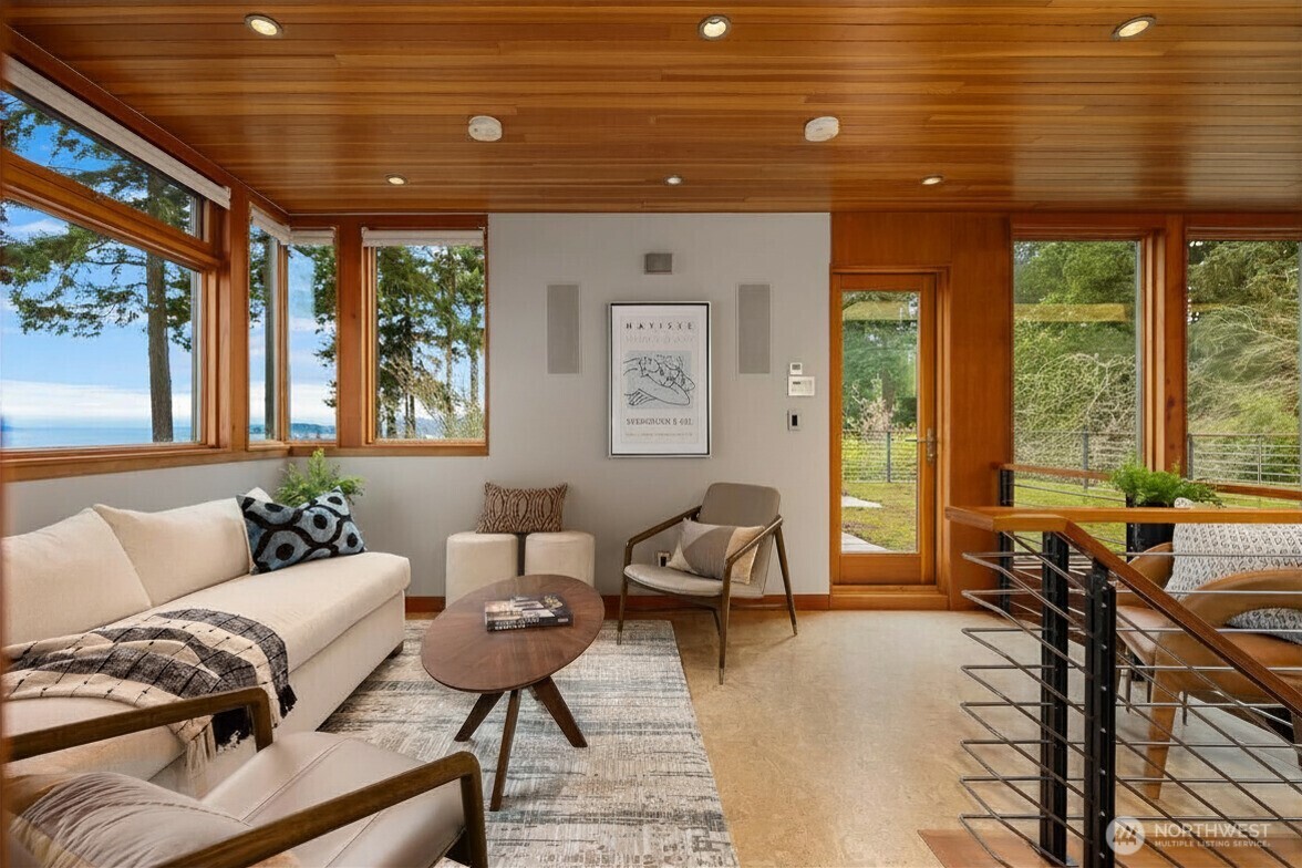 Main house Second floor staircase