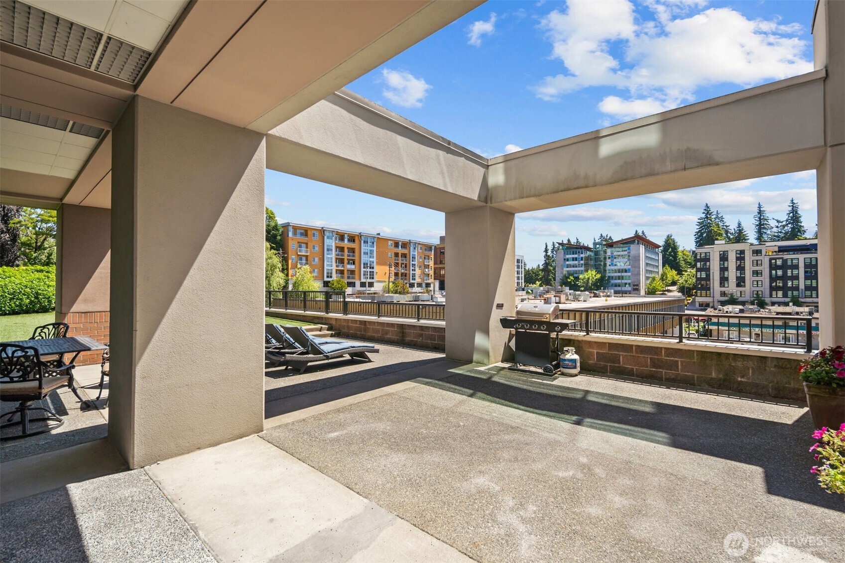 High-rise living near major tech employers in downtown Bellevue
