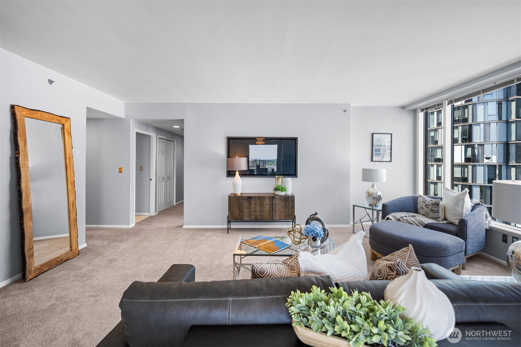 Southeast-facing condo with natural light and Cascade views in downtown Bellevue